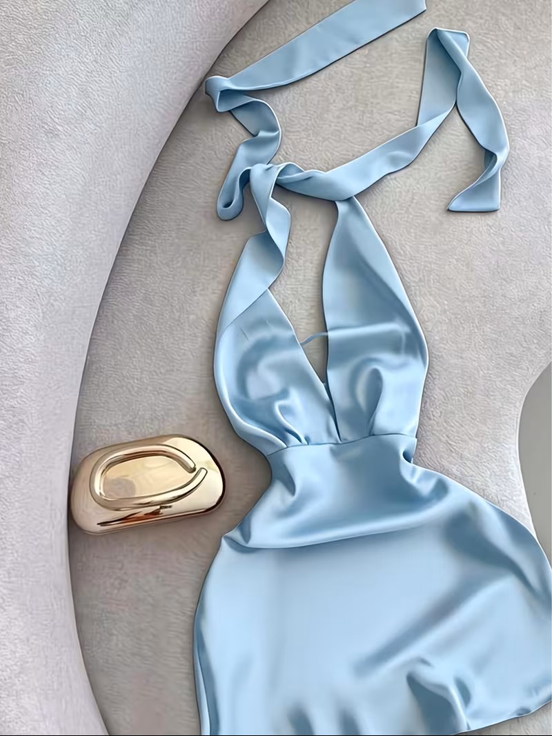 Vestido Satén Halter con Escote Cruzado 3