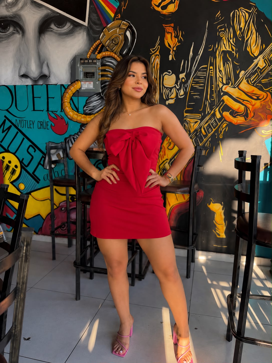 Vestido Strapless con Maxi Lazo | Sofisticación y Tendencia