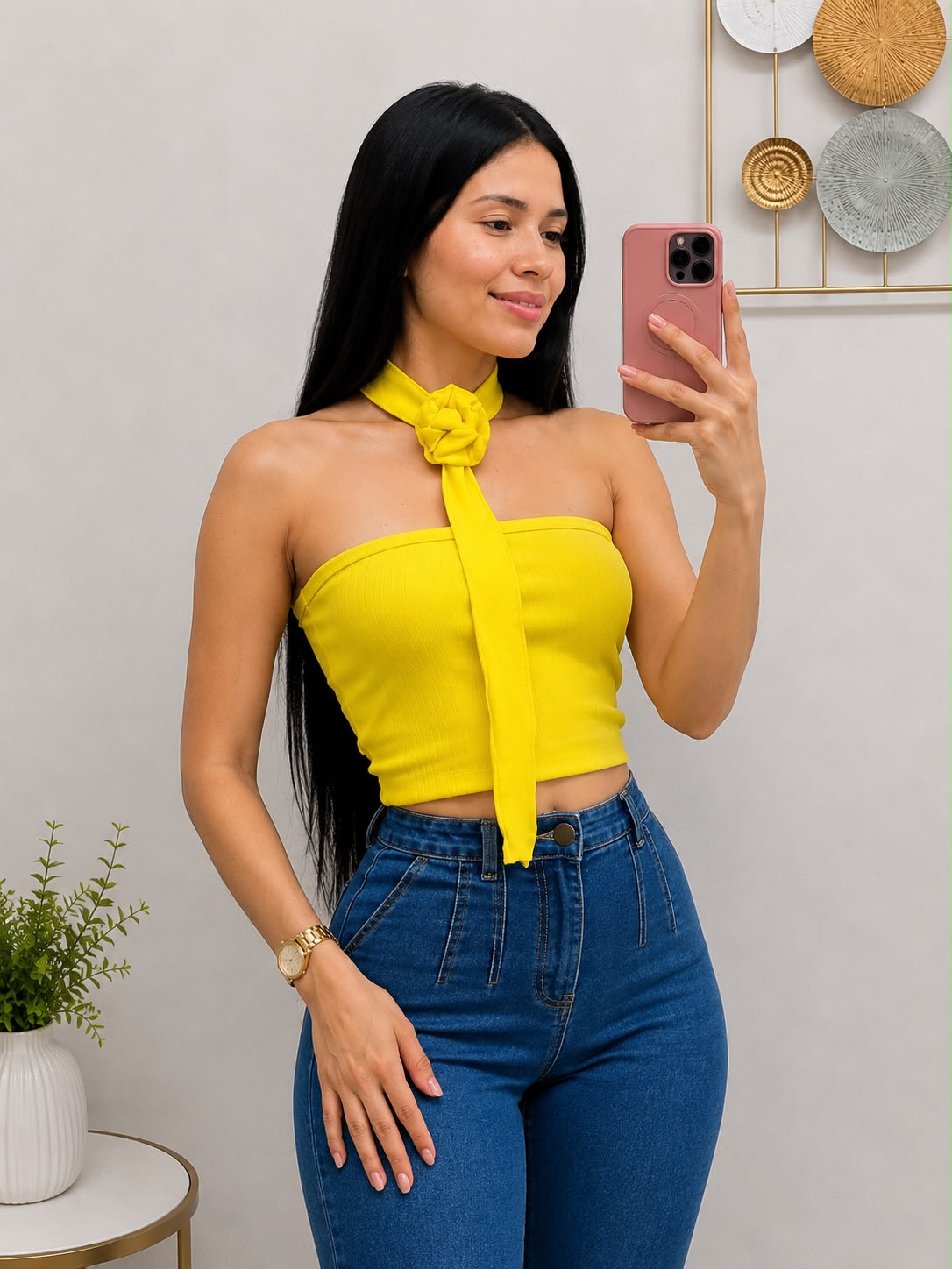 Top Strapless con Flor Decorativa al Cuello