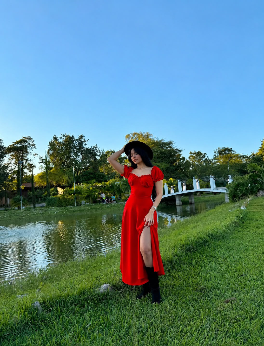 Vestido Campesino con Abertura Lateral